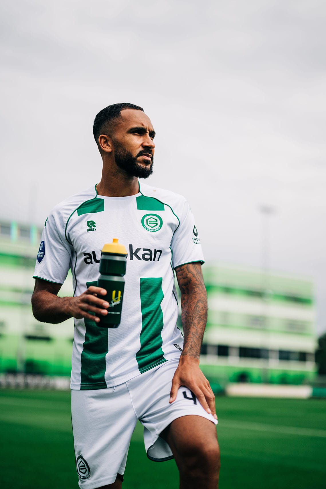 FC Groningen speler met U-Sport Performance Sports Bottle op het veld