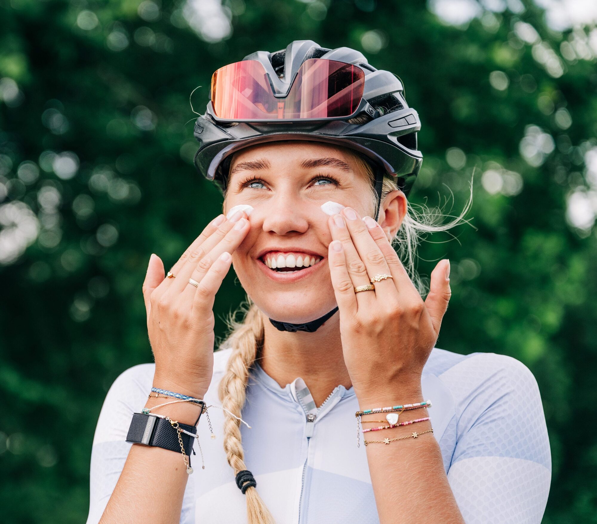 Wielrenster Smeert Zonnebrand U Sport Sun Protector