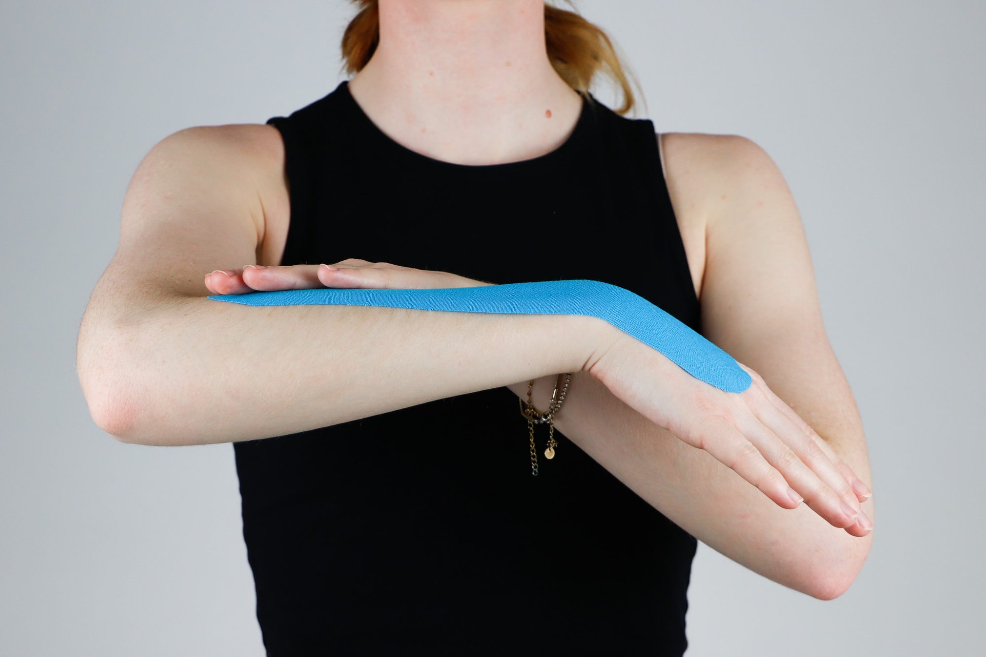 Pols tapen met kinesiotape stap 2