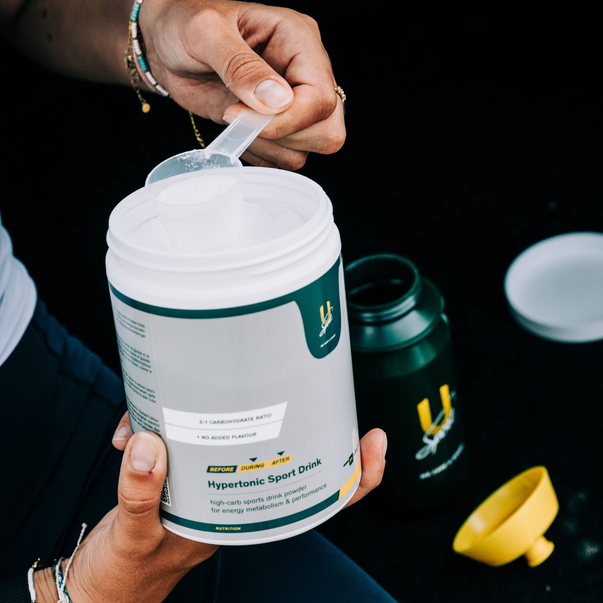 Hypertone Sportdrank Hypertonic Sports Drink Wielrennen In Use Pot + Schepje Wielrenster