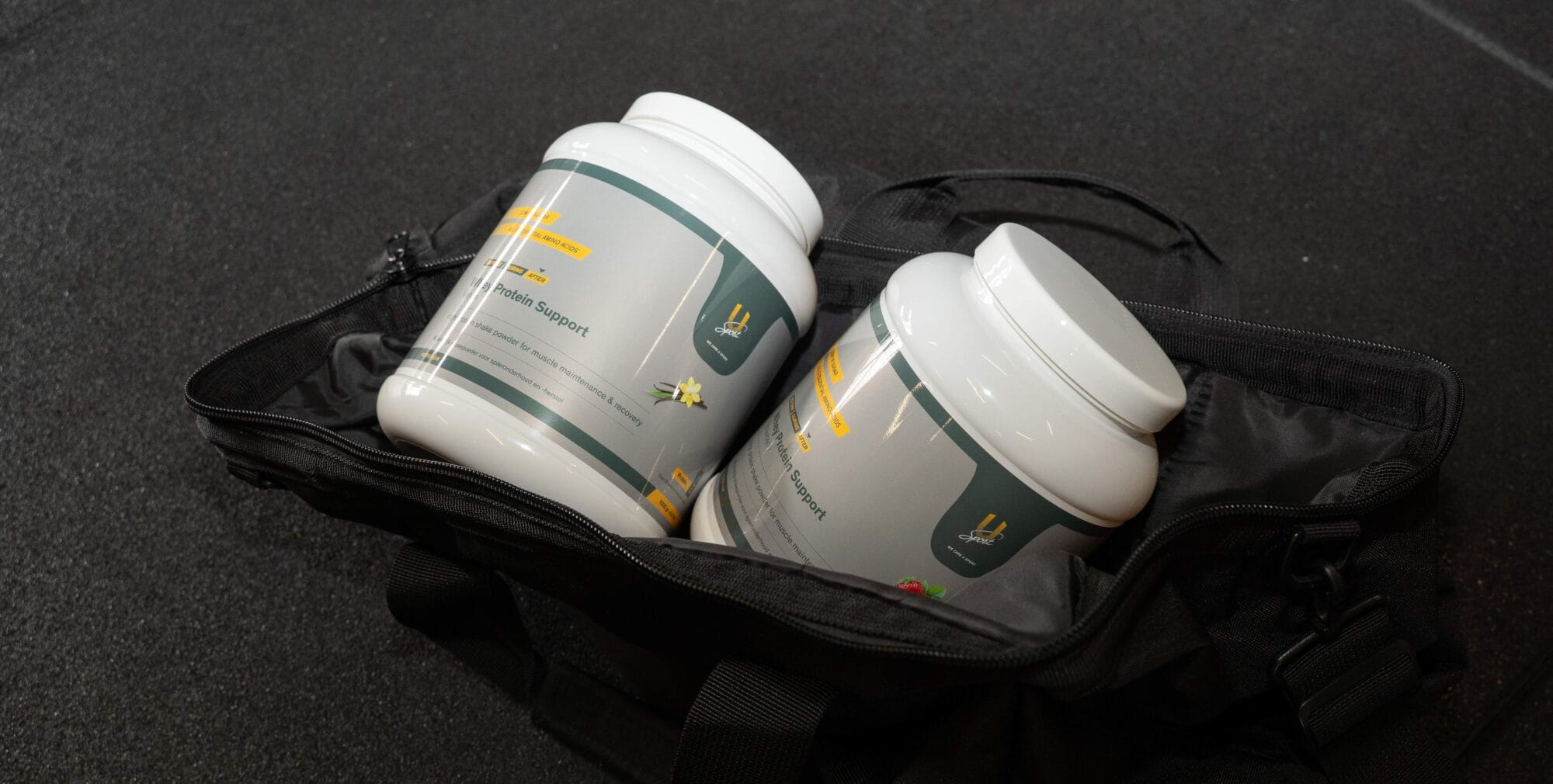 Whey protein in sporttas - voetbal