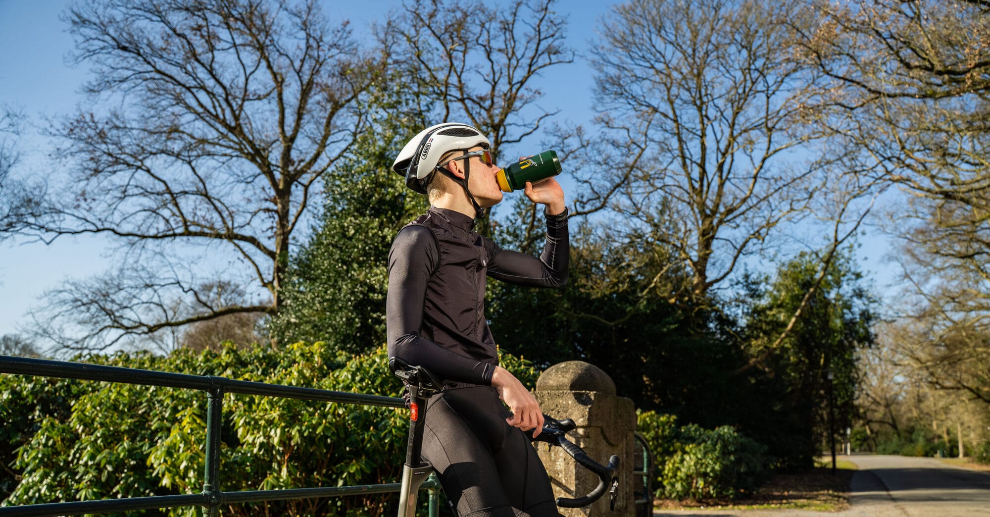 Start duursportseizoen wielrenner mooi weer