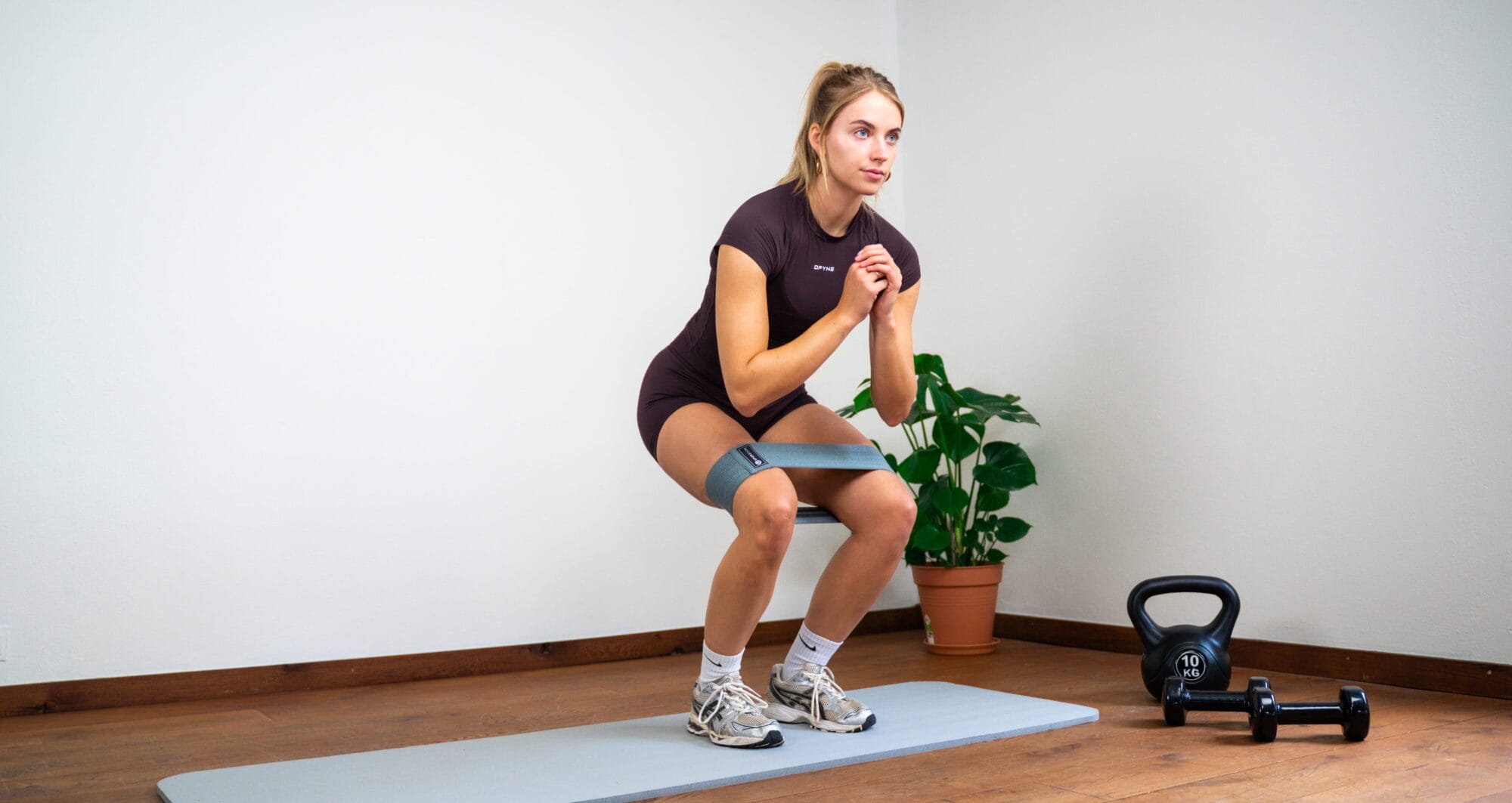 Resistance bands voor krachttraining en mobiliteit tijdens fitness oefeningen