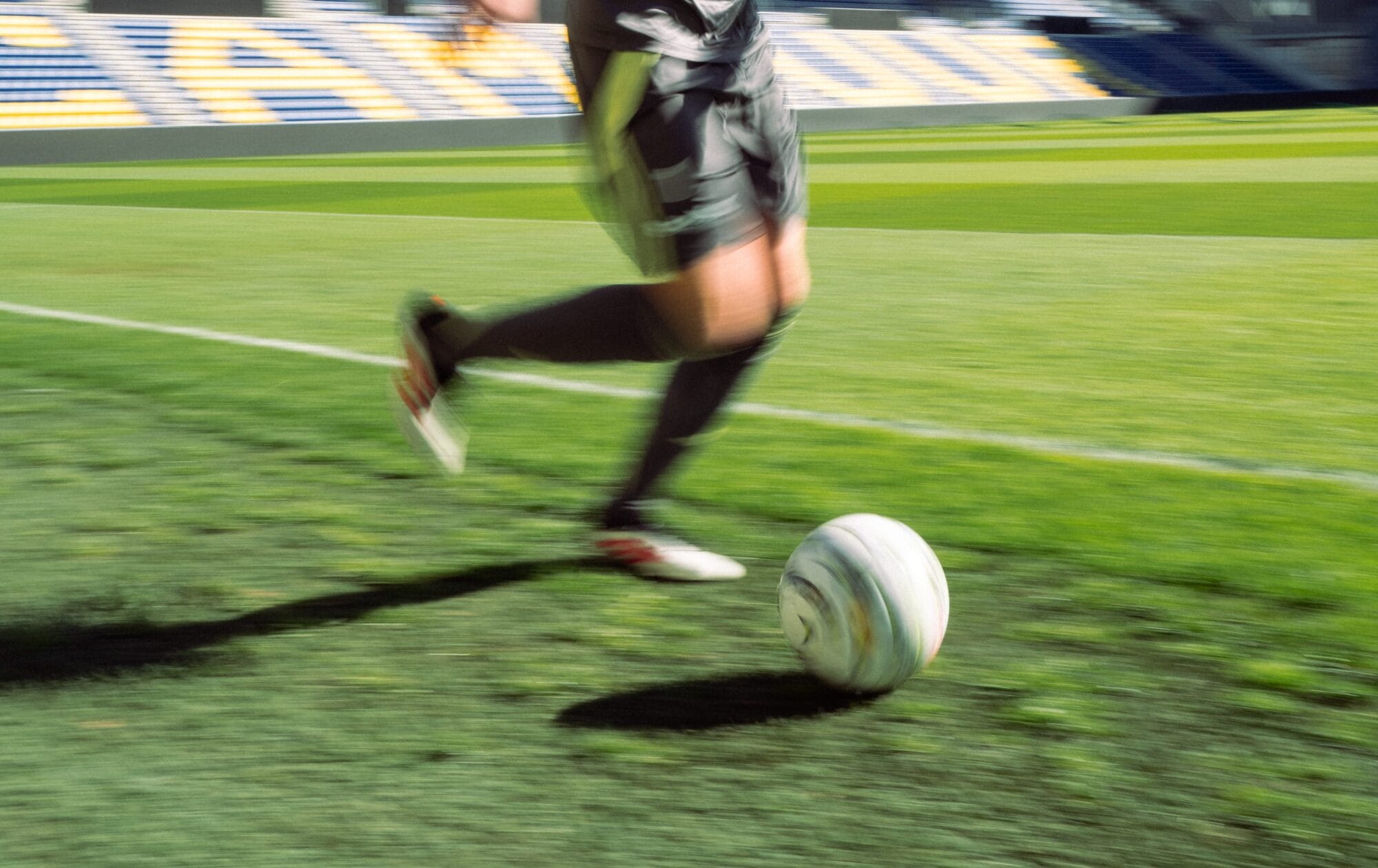 explosiviteit voetbal, plyometrische training, sprongkracht verbeteren, snelheid trainen voetbal, plyometrie voetballer