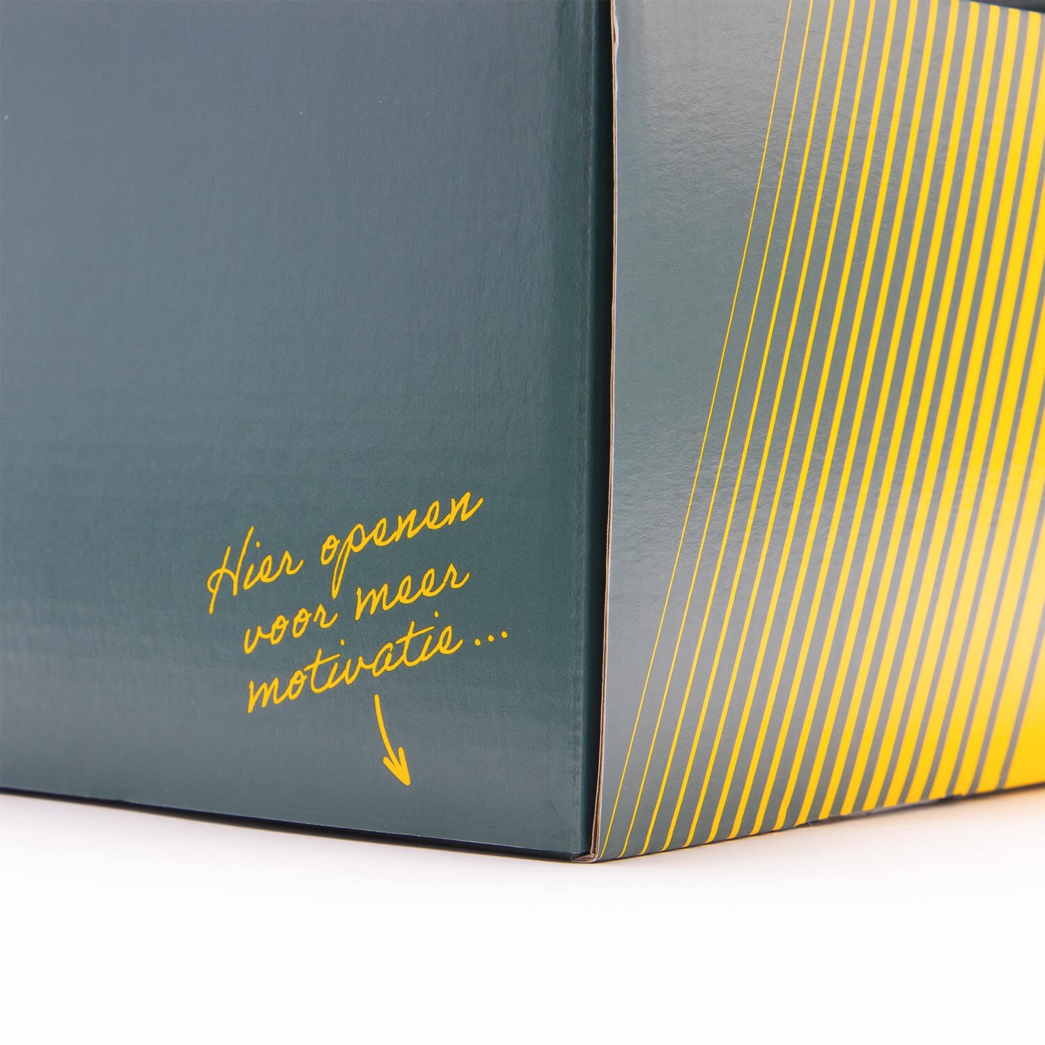 U-Sport sportvoeding try-out box deluxe kennismakingsbox / cadeau met energiegels, energierepen, sportdrank, cubes en een bidon box - detail